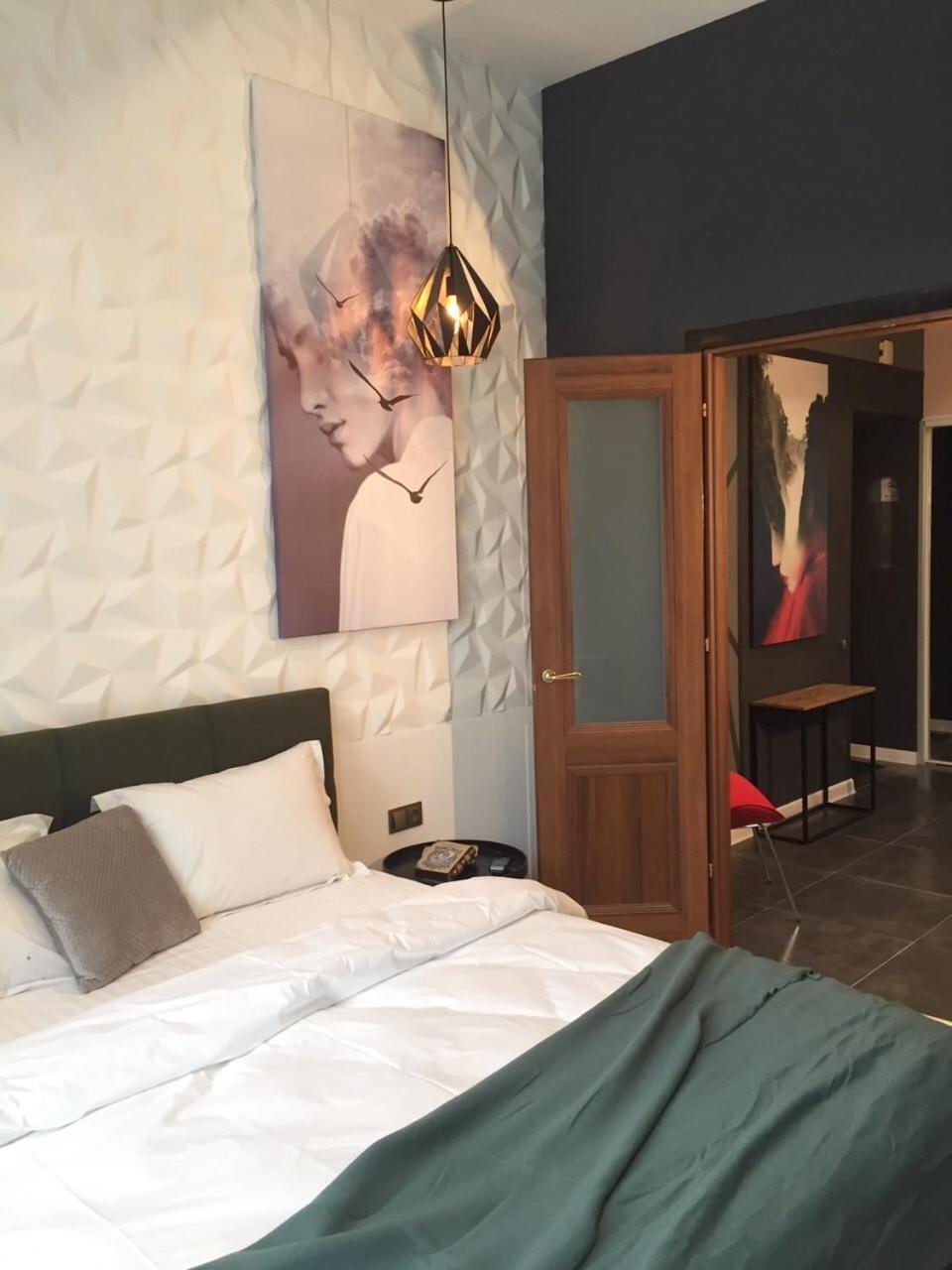 VIP 2-bedroom Studio on Luteranska 3 Kiev Exteriör bild